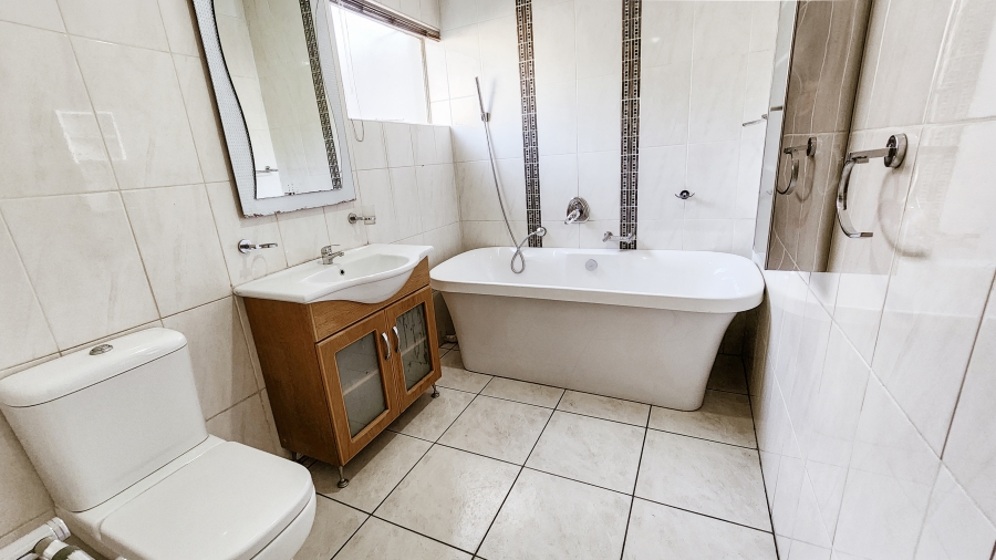 5 Bedroom Property for Sale in Sasolburg Ext 4 Free State